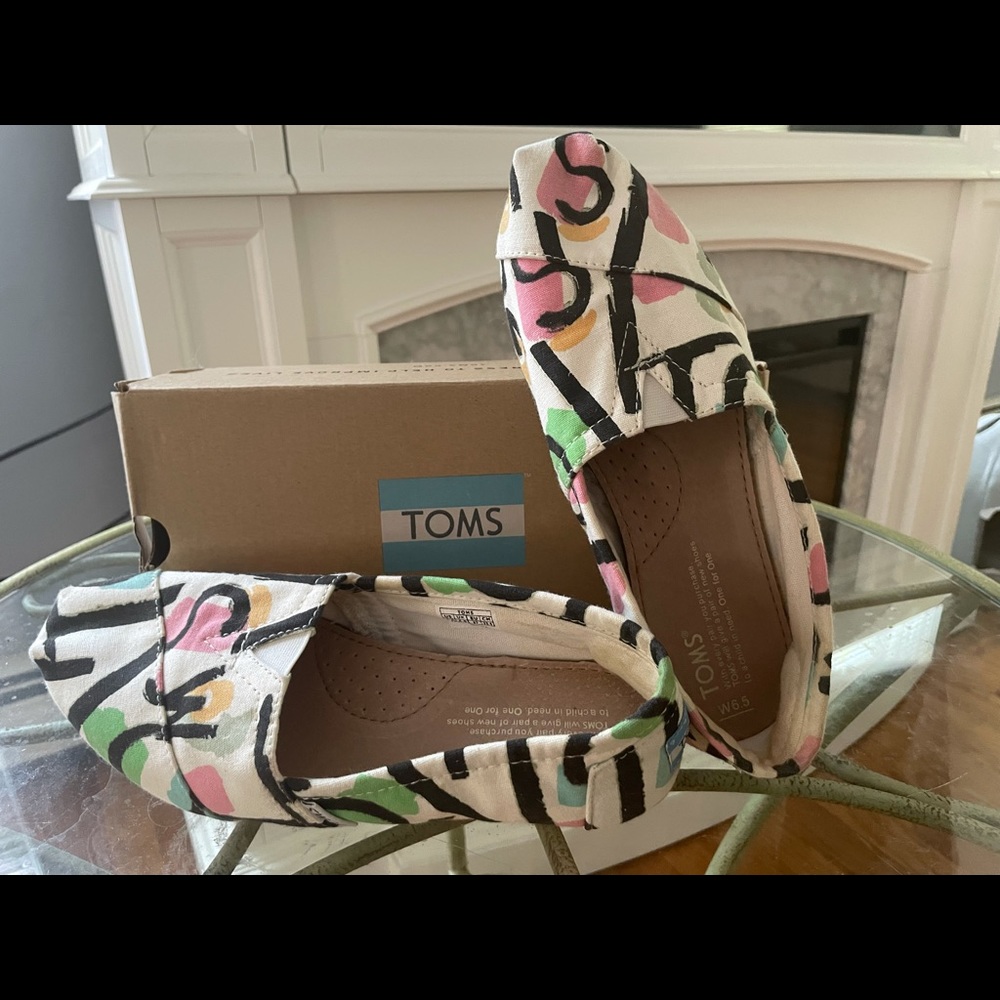 Toms classic slip ons geometric pastel abstract